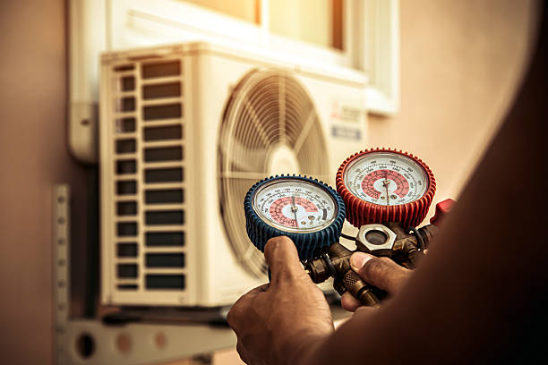 Professional Hvac Installation technician working in Groveland, ID
